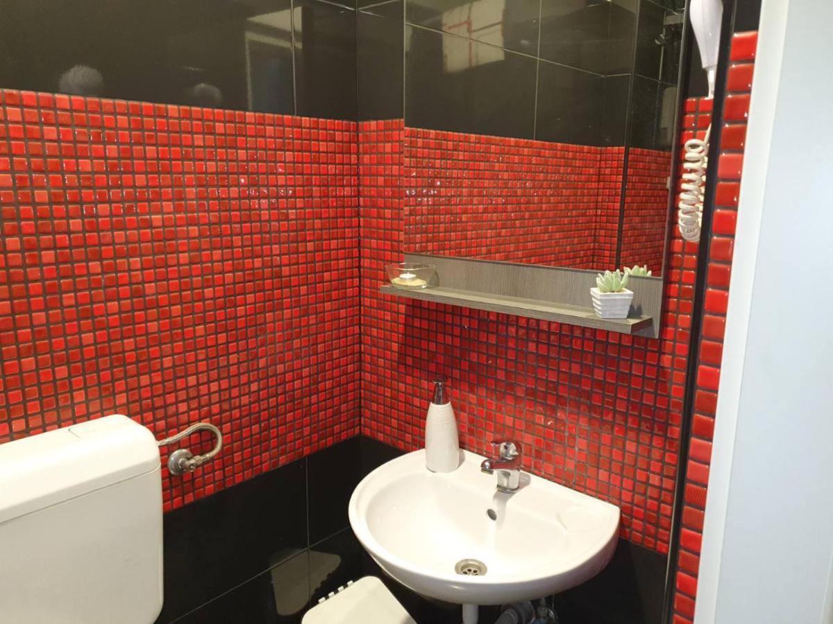 Hostel Morcic Ri Риека Экстерьер фото